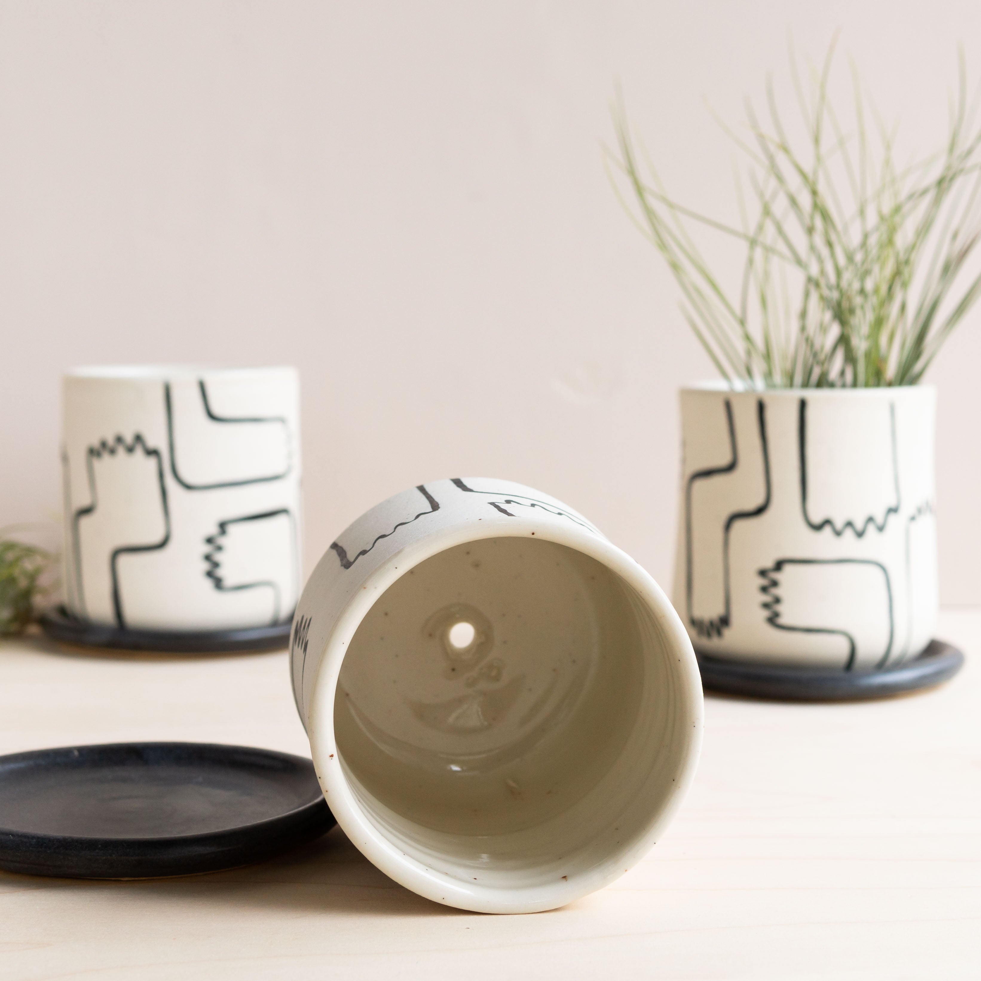 Echeri Ceramics: Manos Planter and Plate