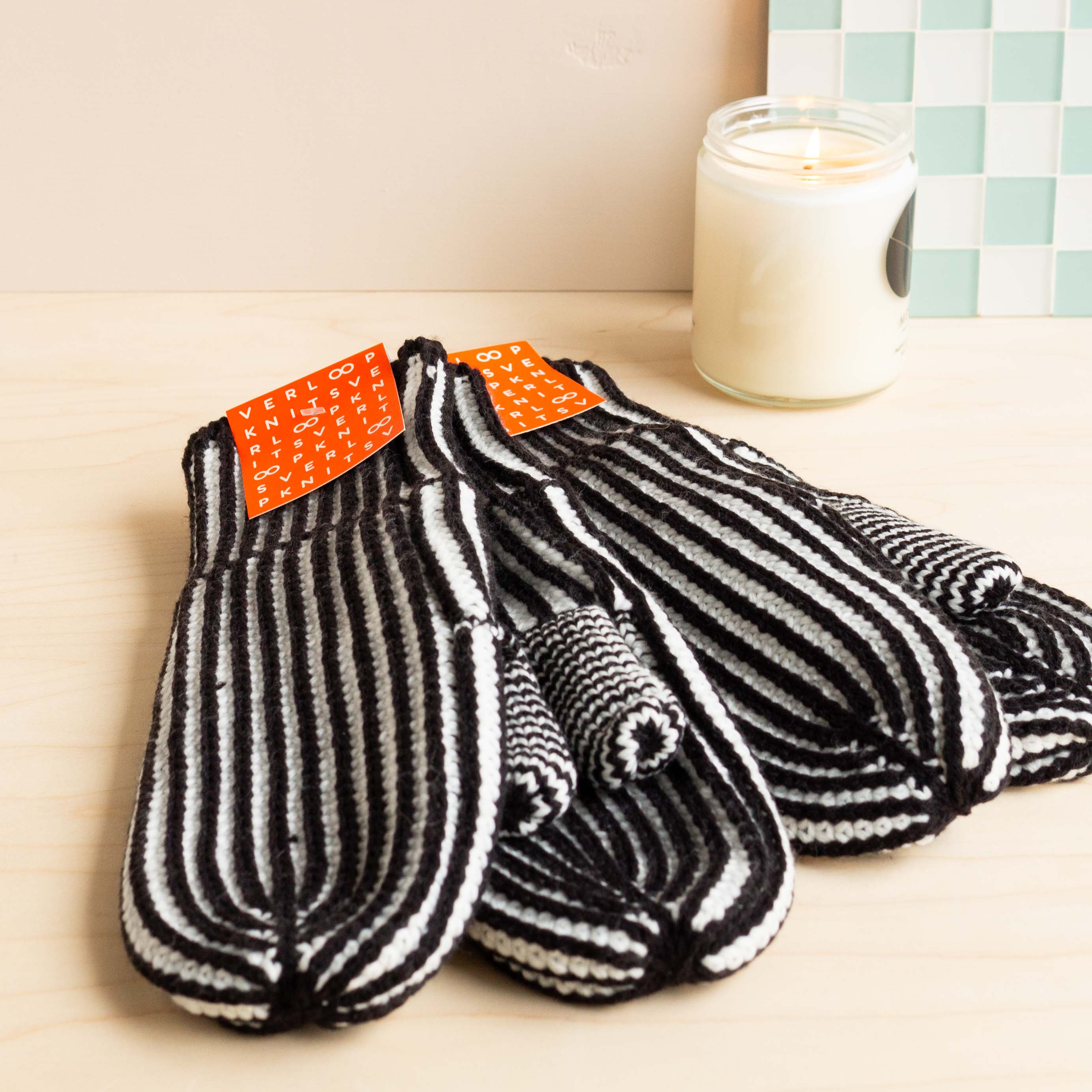 Verloop: Stripe Knit Mittens