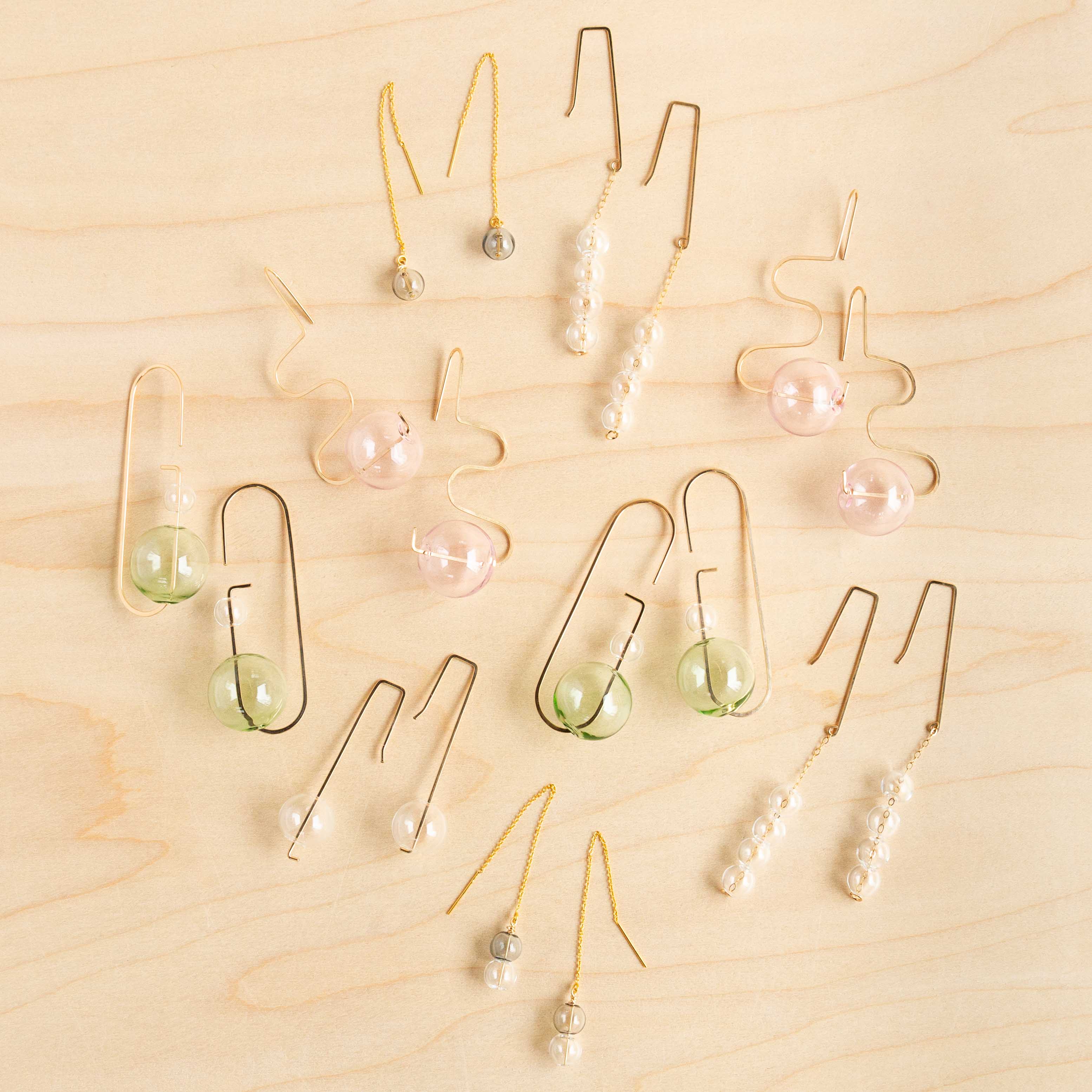 HYworks: Squiggle Earrings in Pink