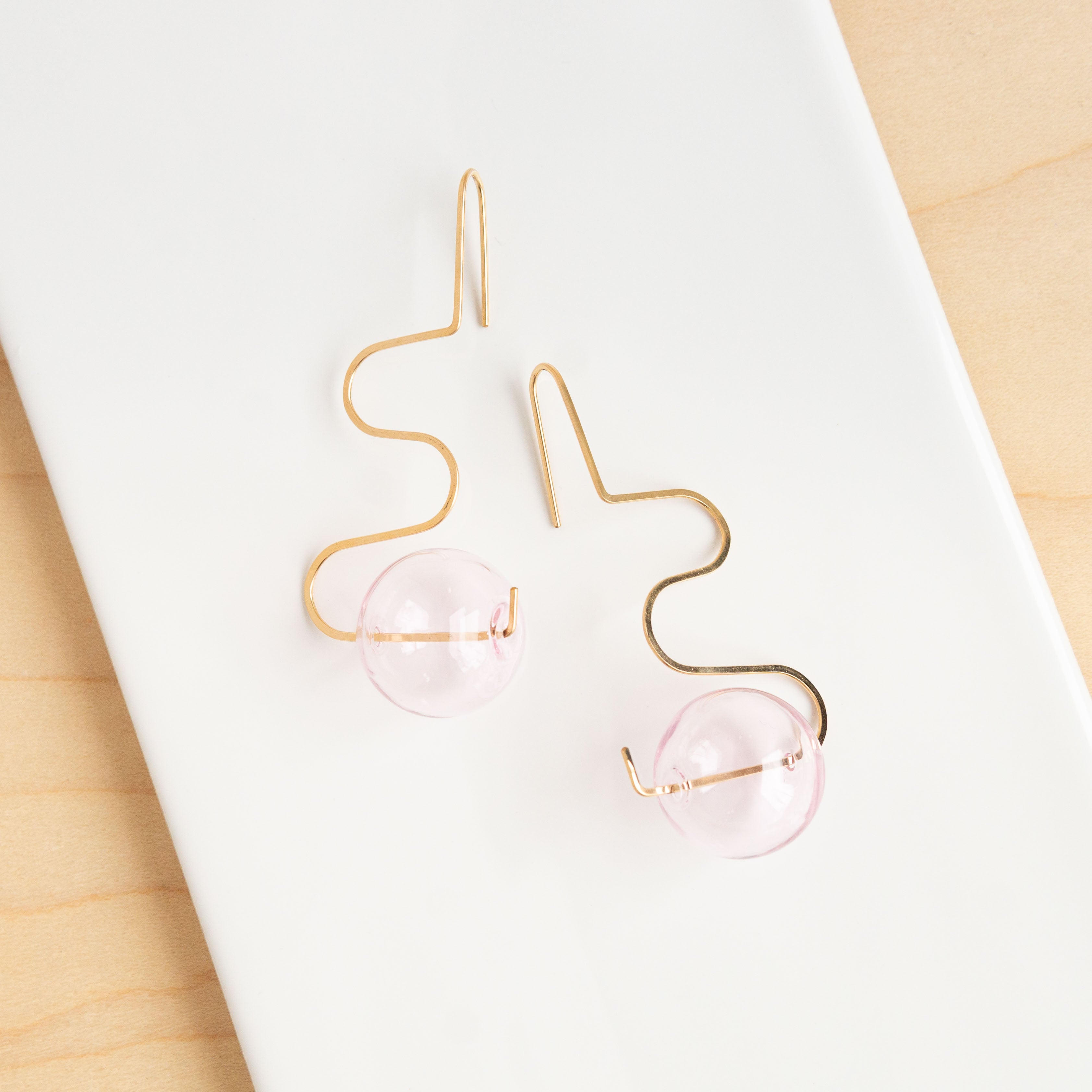 HYworks: Squiggle Earrings in Pink