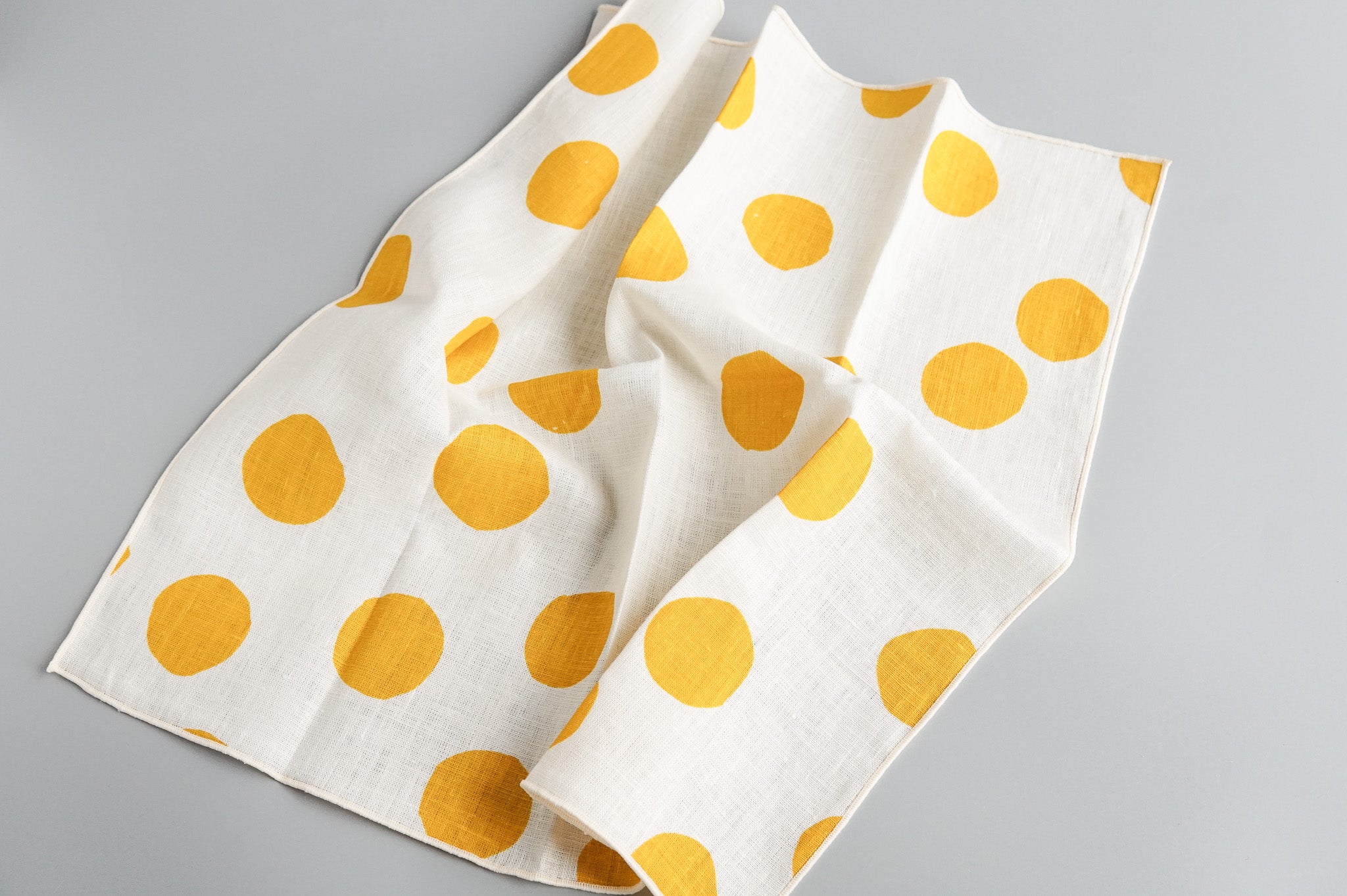 Willow Ship: Scatter Dinner Napkins in Sunshine
