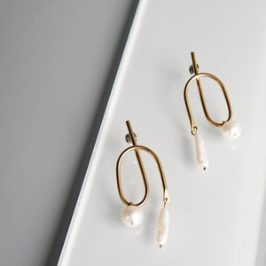 Kari Phillips Somersault Pearl Earrings