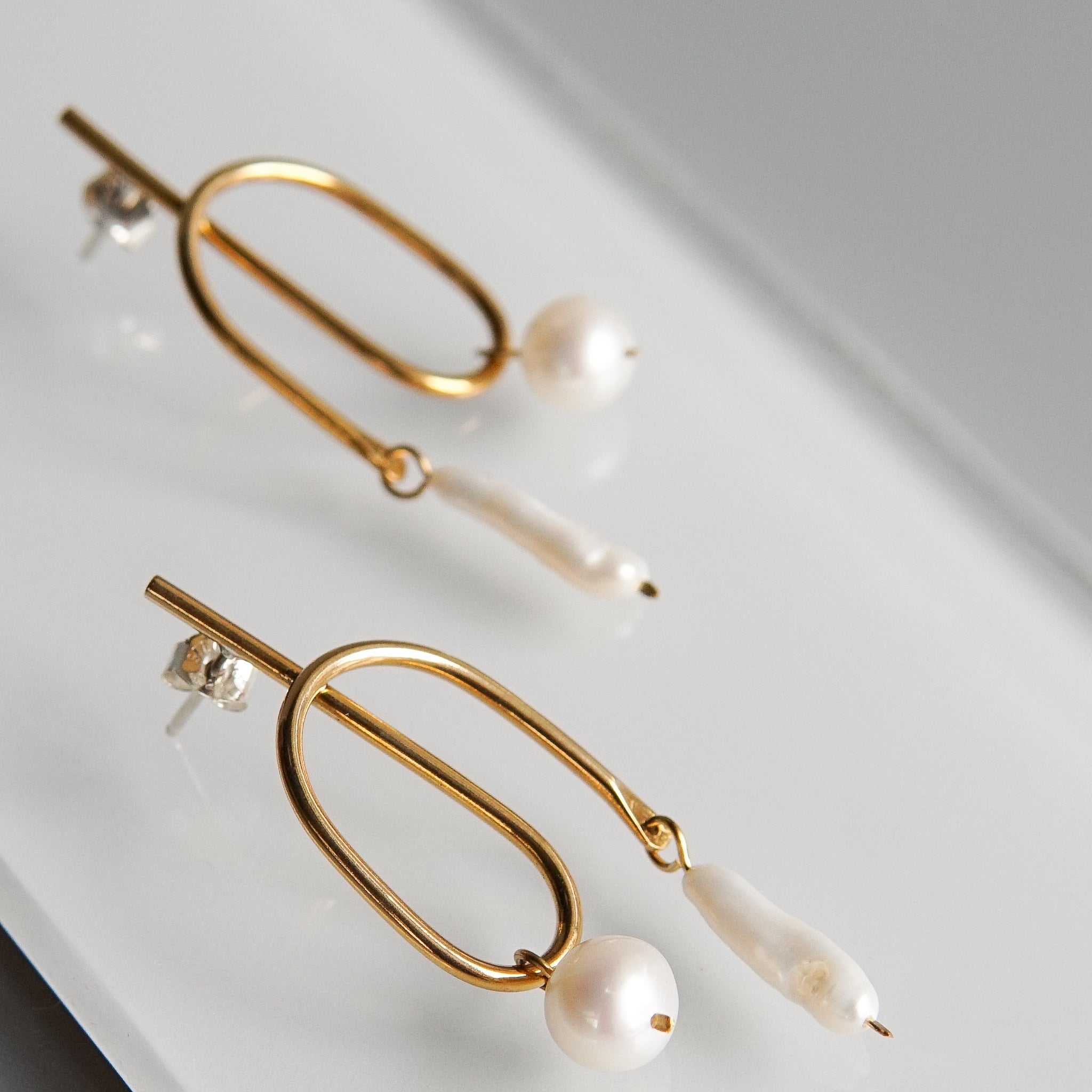Kari Phillips Somersault Pearl Earrings