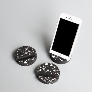 Lines + Dots: Phone Stand